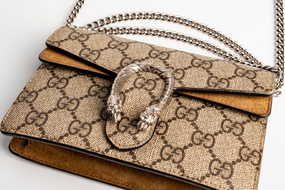 Gucci Portofol me Zinxhir Dionysus Supreme Bezhë