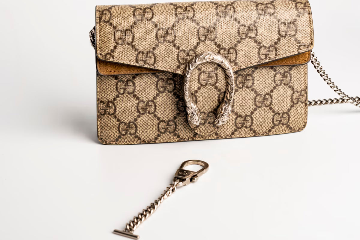 Gucci Portofol me Zinxhir Dionysus Supreme Bezhë