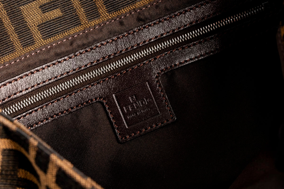 Çantë Fendi Mini Zucca Canvas Baguette