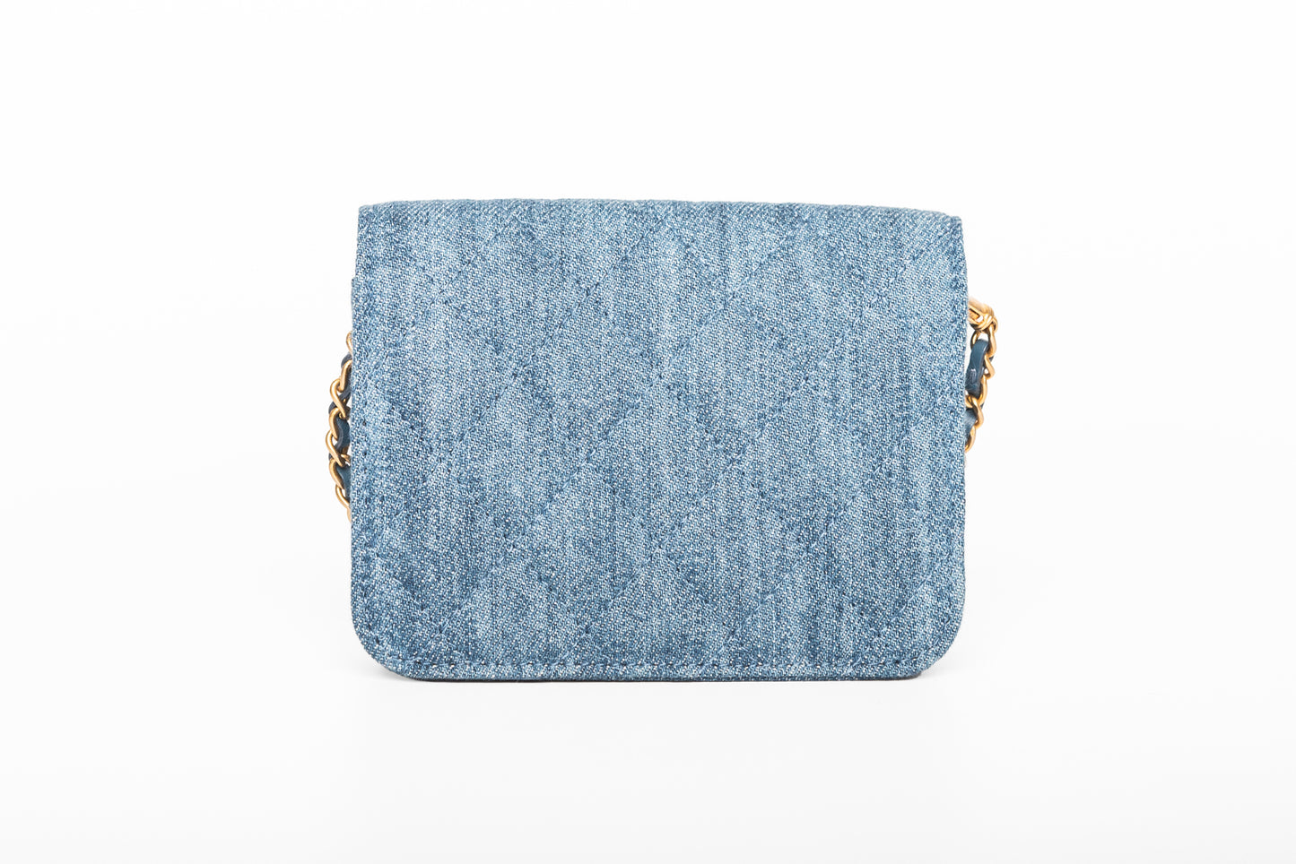 Clutch-çantë Chanel prej xhins me zinxhir