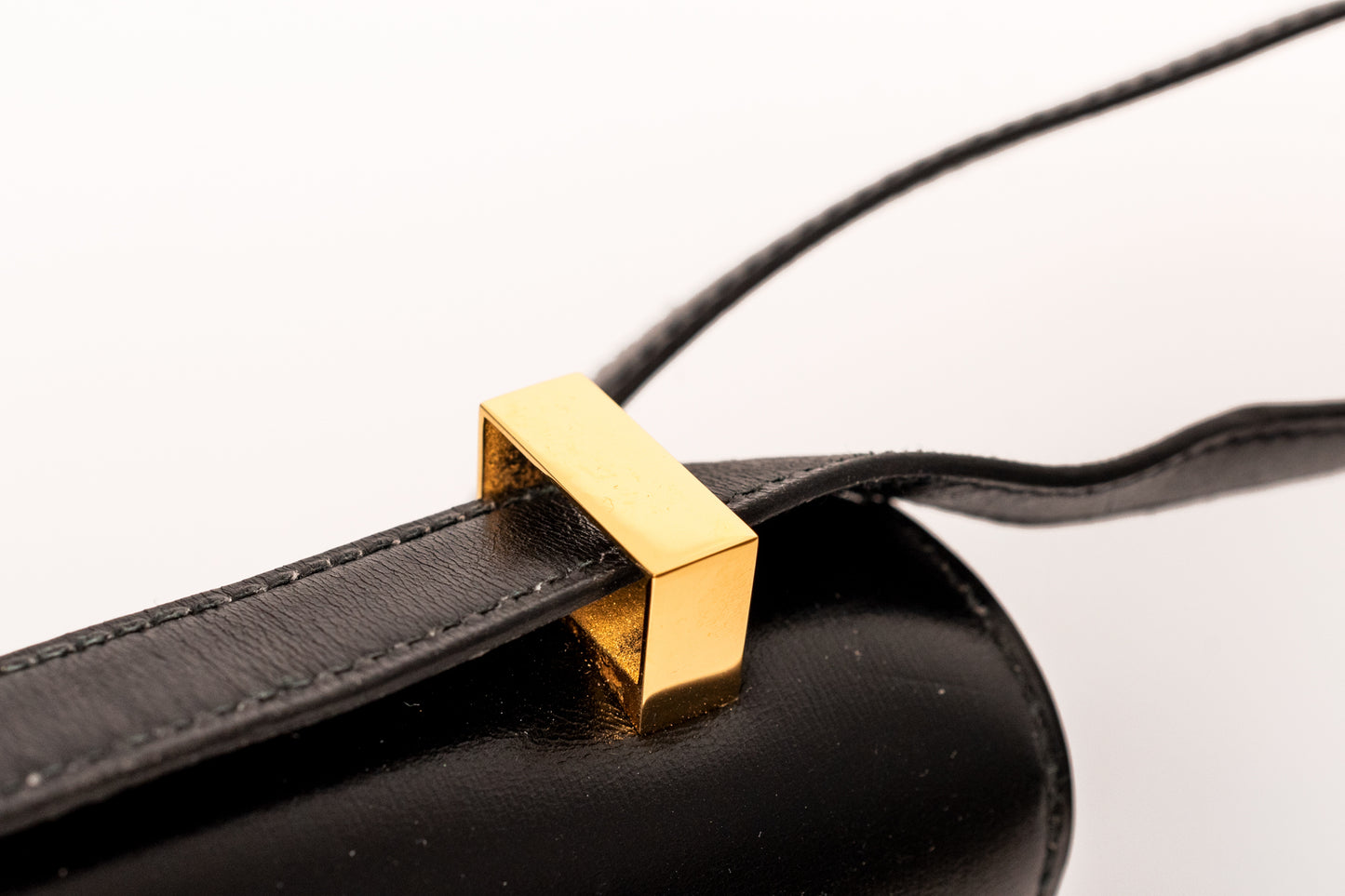 Hermès Constance 23 Box calf Black Gold Metal Fittings
