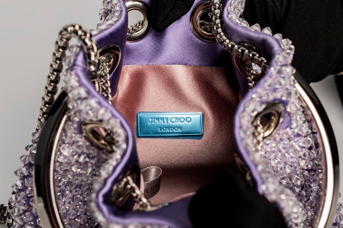 Çanta kove Jimmy Choo Bon Bon Micro e stolisur me saten