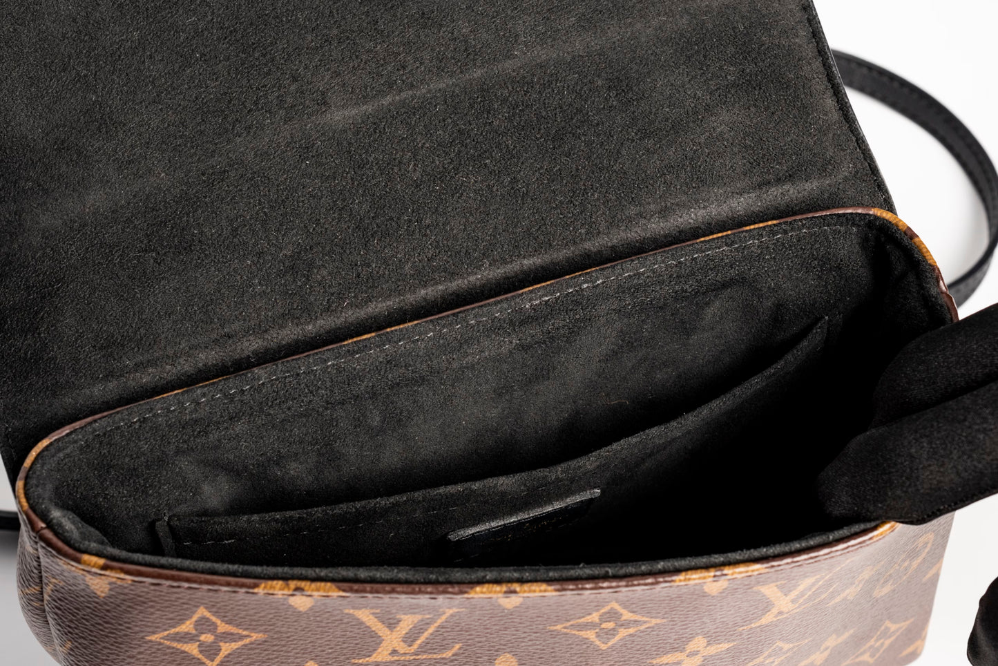 Çantë Dore Louis Vuitton Locky Monogram Canvas