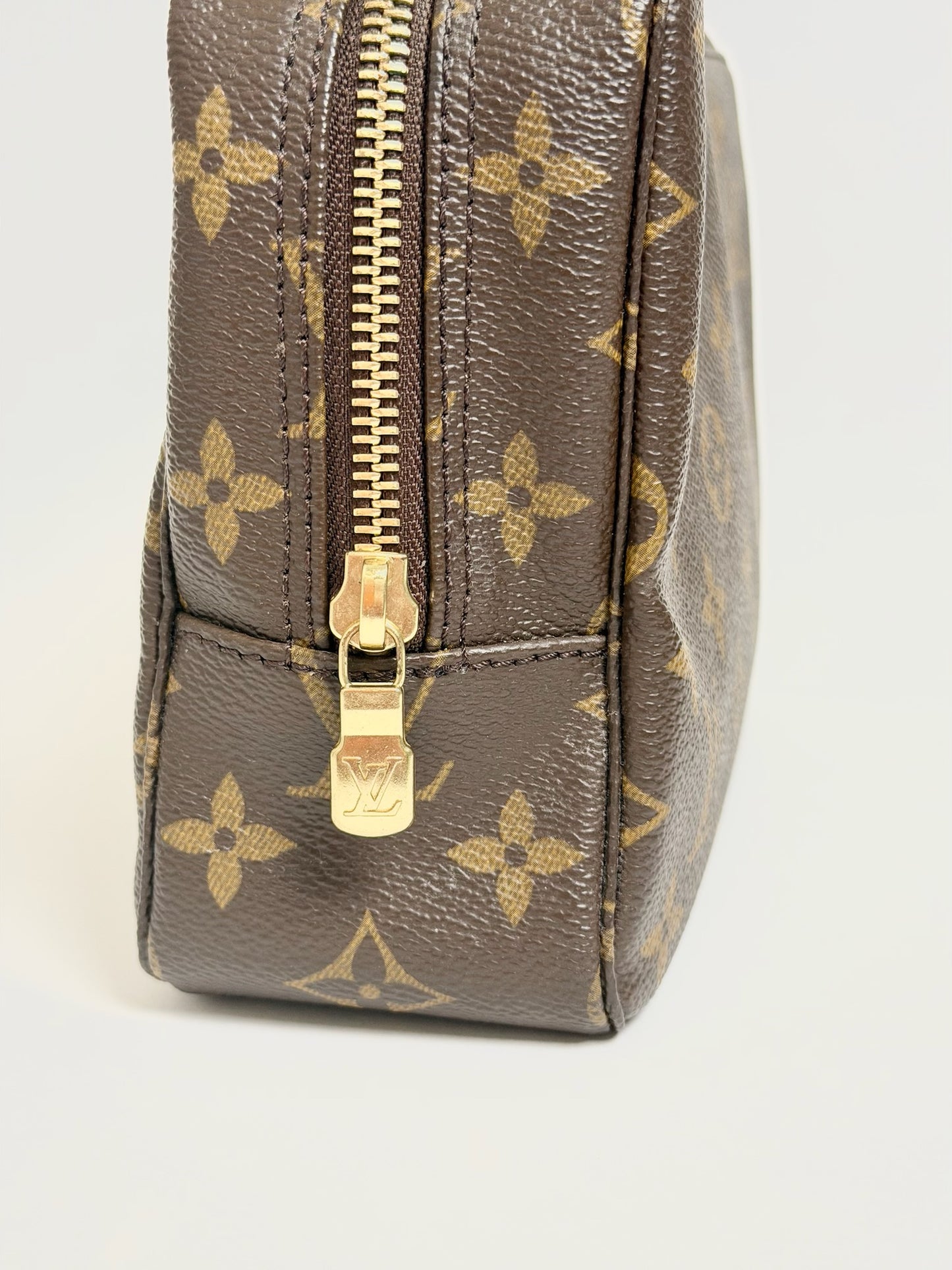 Louis Vuitton Monogram Truth Toilette 23