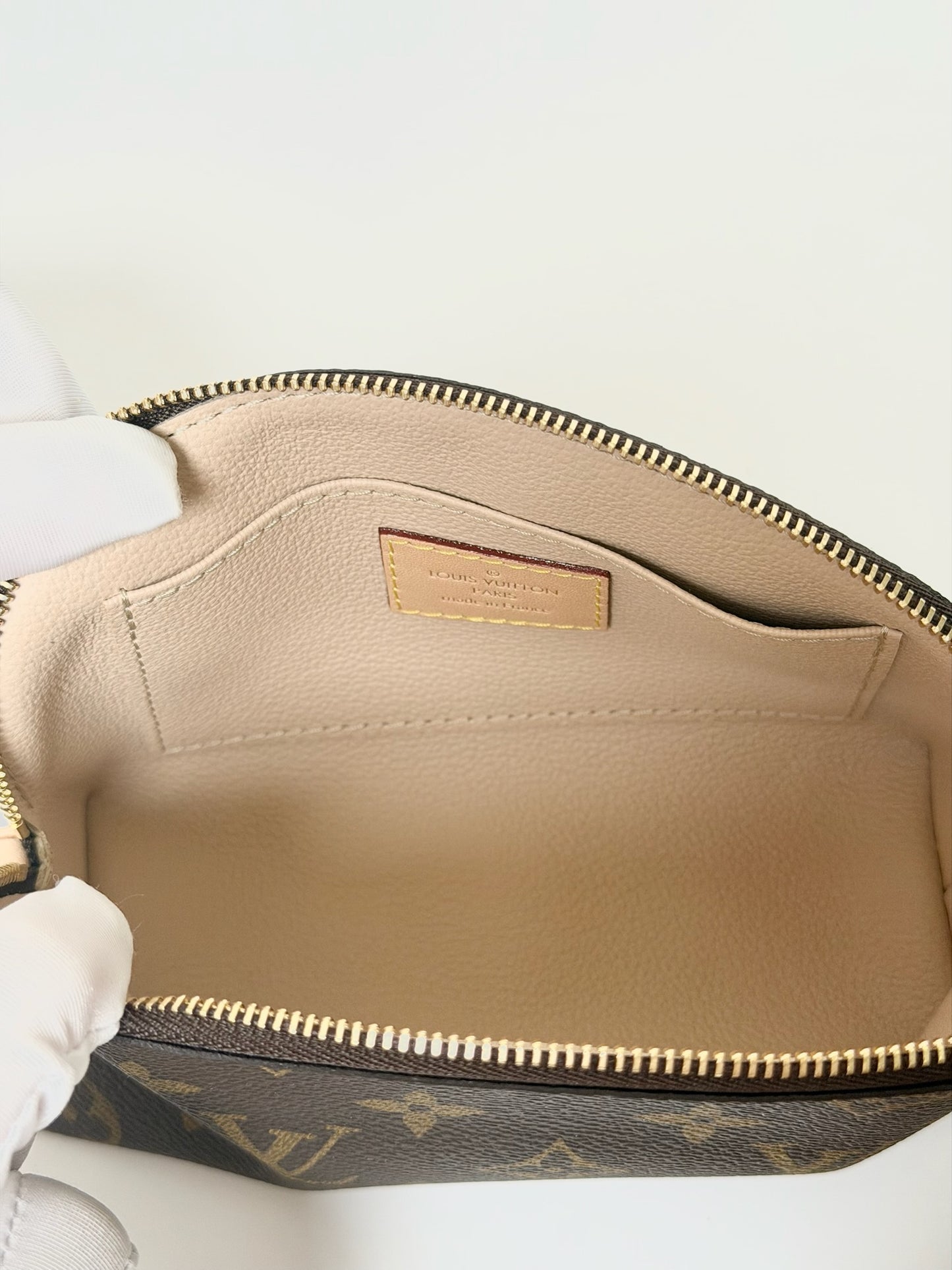 Louis Vuitton Monogram Cosmetic Pochette