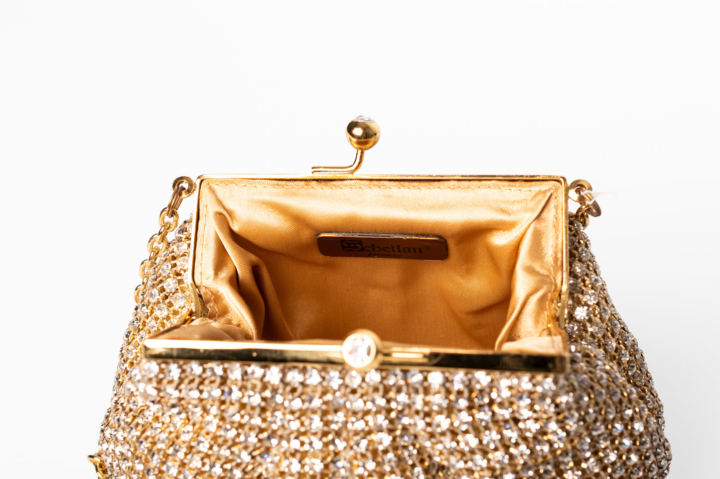 Judith Leiber Couture çantë dore e stolisur me kristale, ngjyrë ari